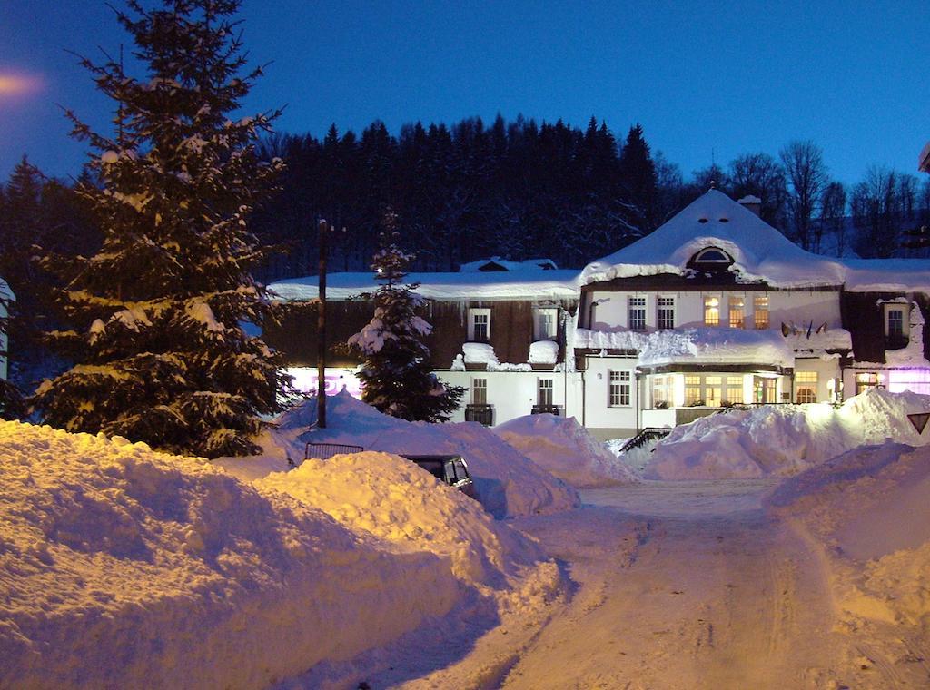 Hotel Prom Svoboda nad Úpou エクステリア 写真