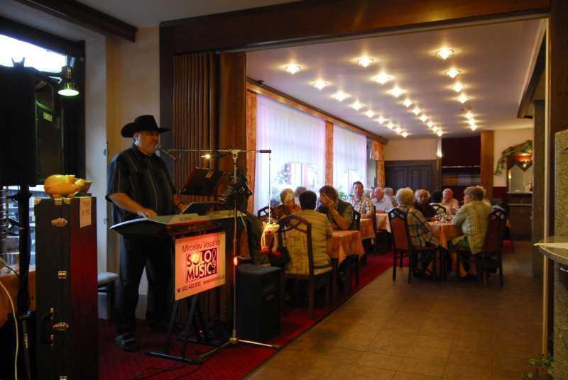 Hotel Prom Svoboda nad Úpou エクステリア 写真