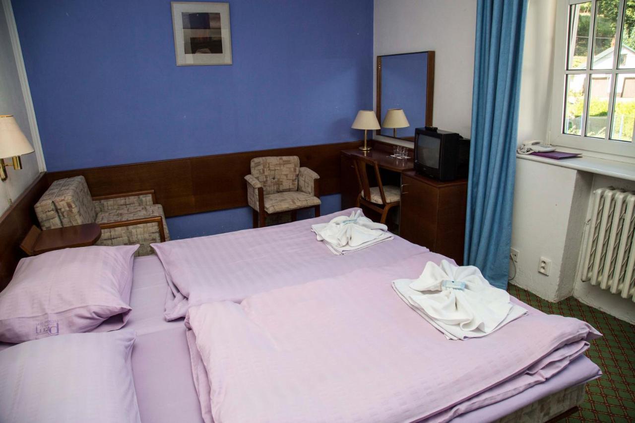 Hotel Prom Svoboda nad Úpou エクステリア 写真