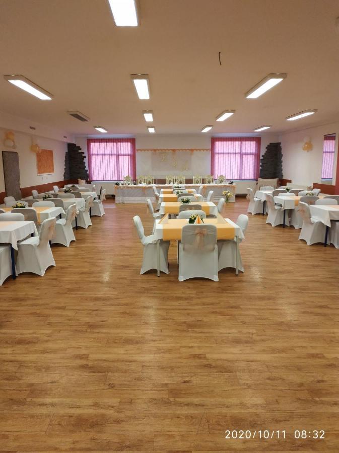 Hotel Prom Svoboda nad Úpou エクステリア 写真