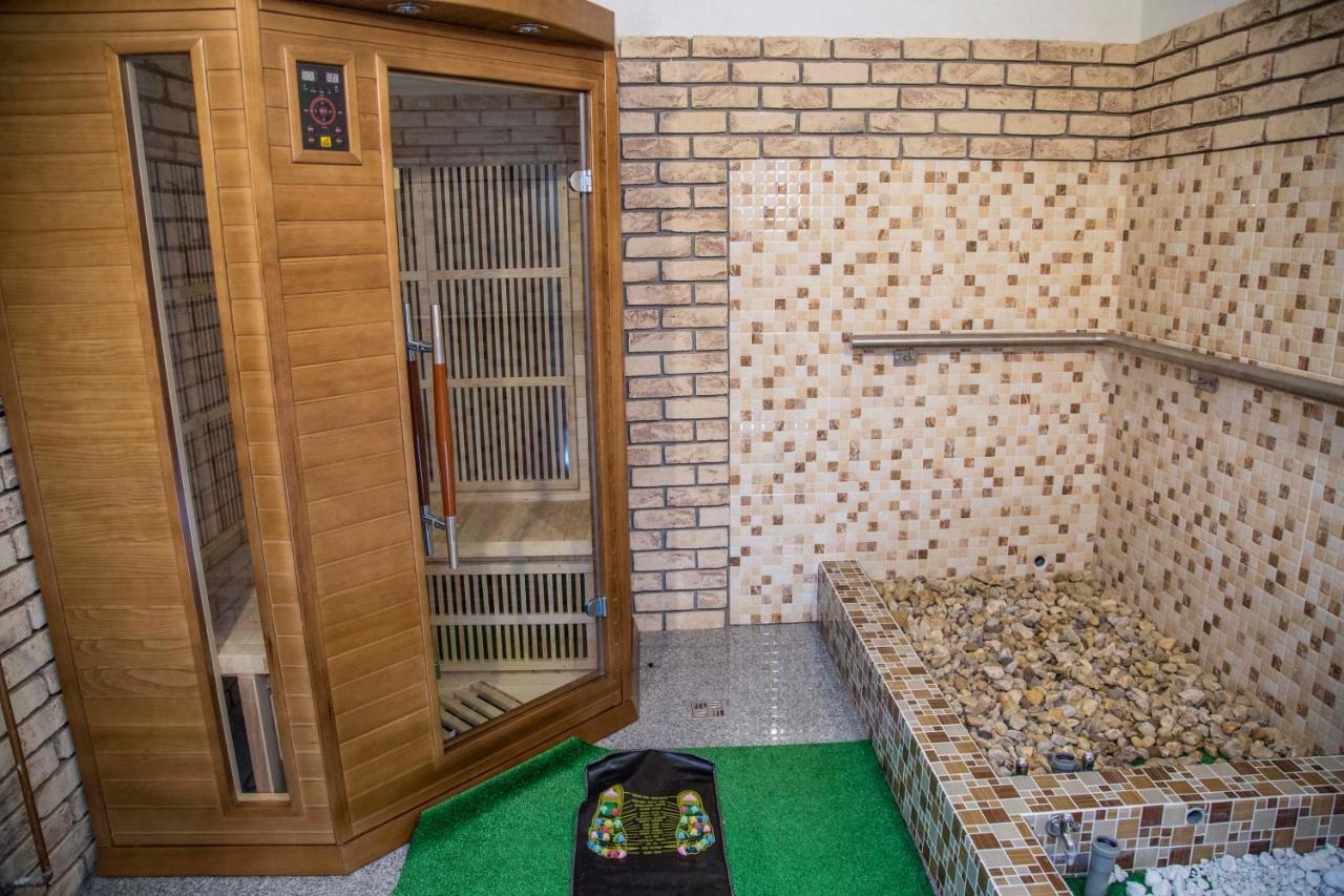 Hotel Prom Svoboda nad Úpou エクステリア 写真