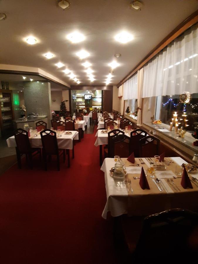 Hotel Prom Svoboda nad Úpou エクステリア 写真